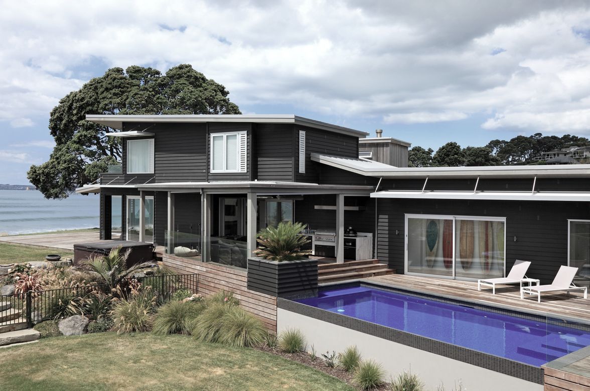 Red Beach Family House