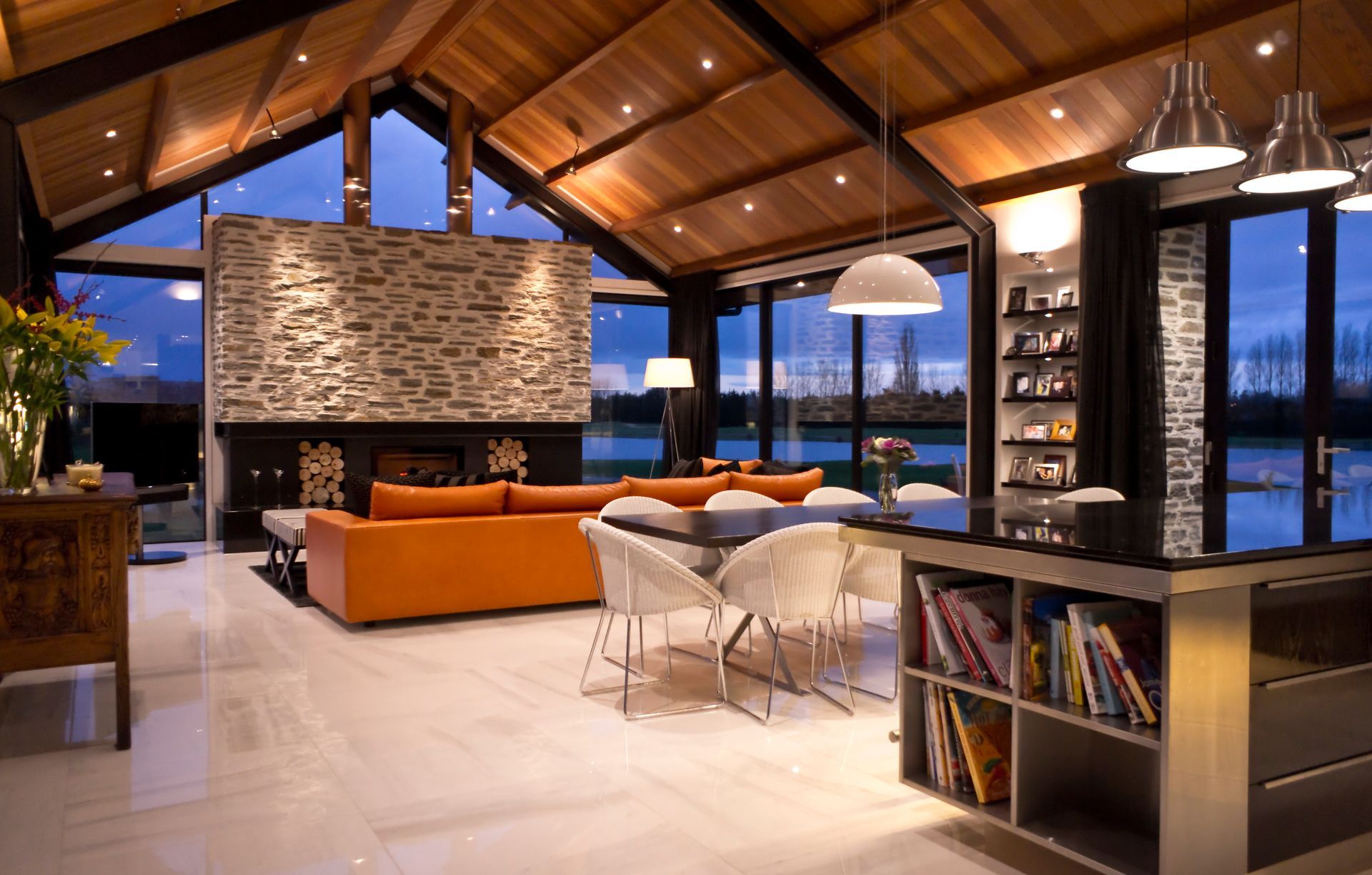 Trenzseater Interior Design