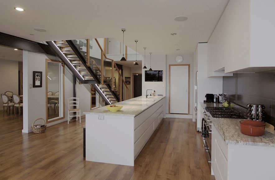 Shed 5 Apartment