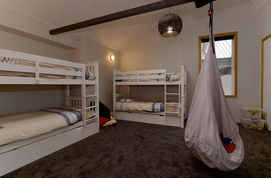 Shed 5 Apartment