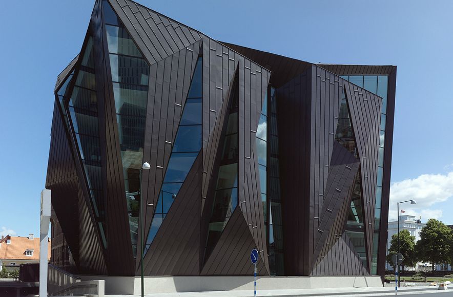 World Maritime University