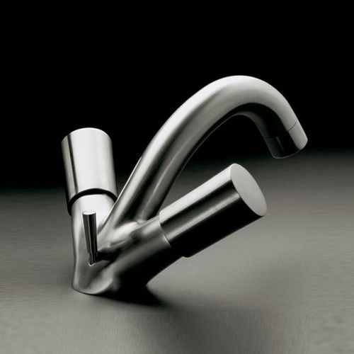 Ono 90 01 Wash Basin Tap by QUADRO