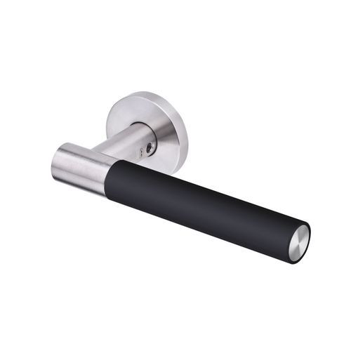 'Loft' Lever Handle on Standard Rose