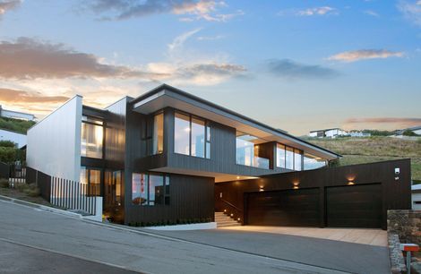 Redcliff's Home