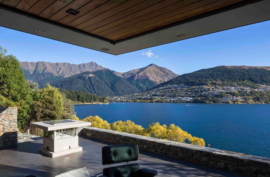 The Oliver House, Kelvin Heights, Queenstown