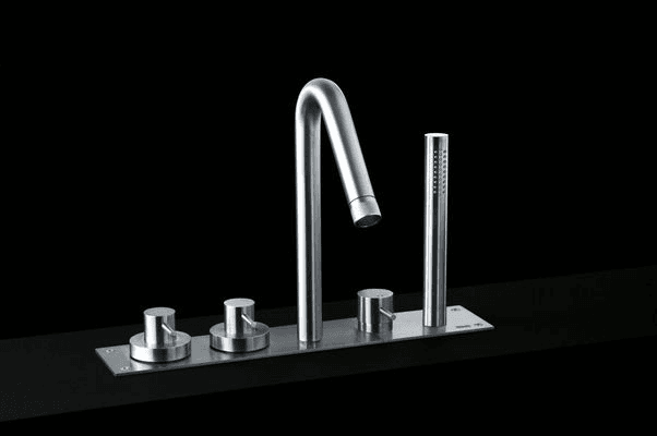 Minimal Deck-mounted Tap Set For Bathtub