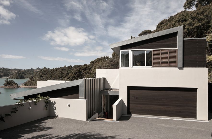 Pomare Bay House