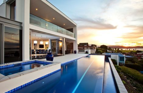Woods Avenue Residence