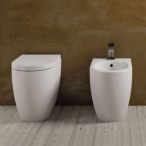 Smile Back to Wall Rimless Toilet by cielo