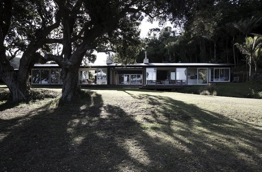 Tawharanui House