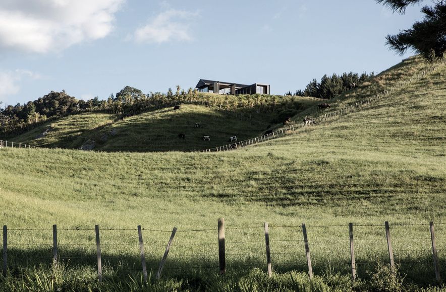 Hikuai Hill House