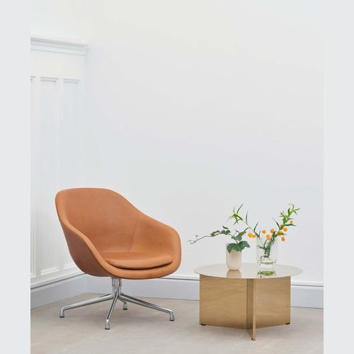 About a Lounge AAL81 by HAY