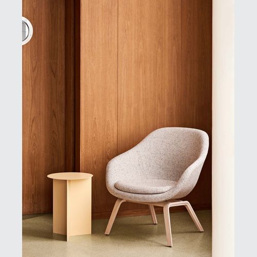 About a Lounge AAL83 / AAL93 by HAY