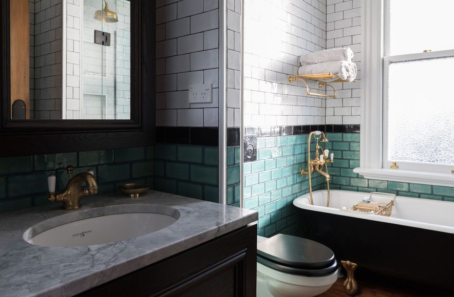 Adelaide Road, Wellington Bathroom