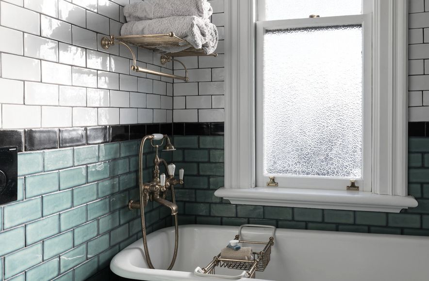 Adelaide Road, Wellington Bathroom