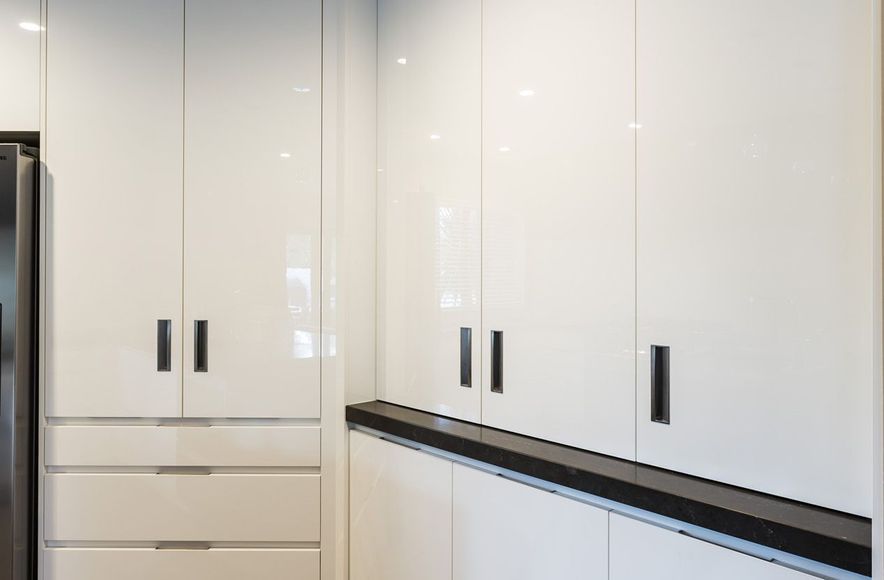 Albany Contrast in Gloss