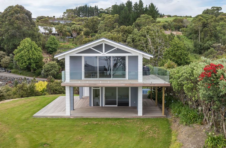 Langs Beach, Northland- Luxury / Beach House / Outdoor Living / New Builds  by Cogan Custom Homes