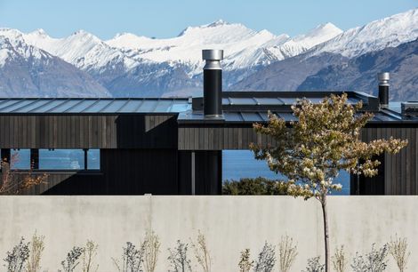 Lake and mountain views: Black Peak House