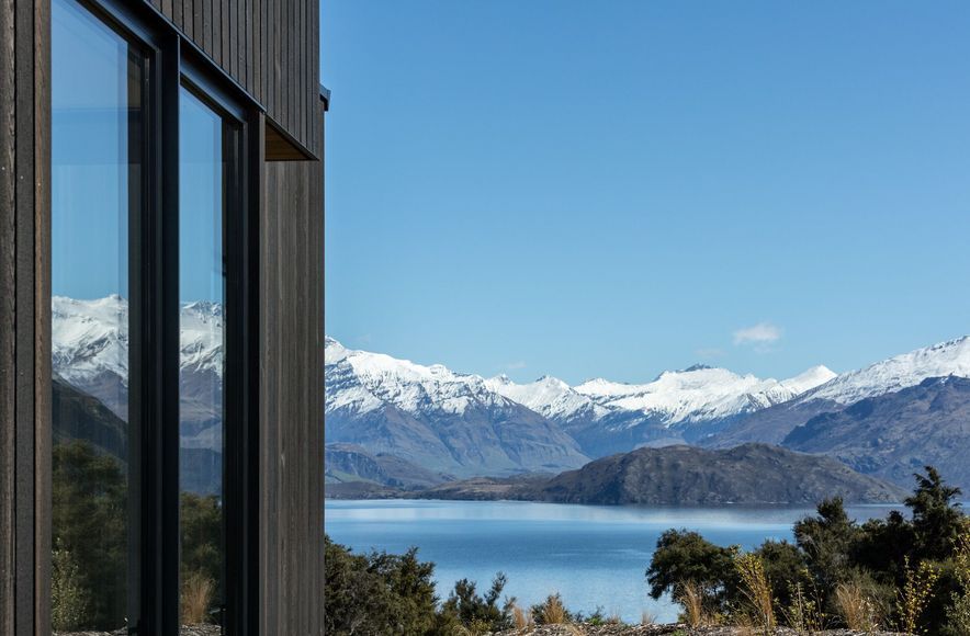 Lake and mountain views: Black Peak House