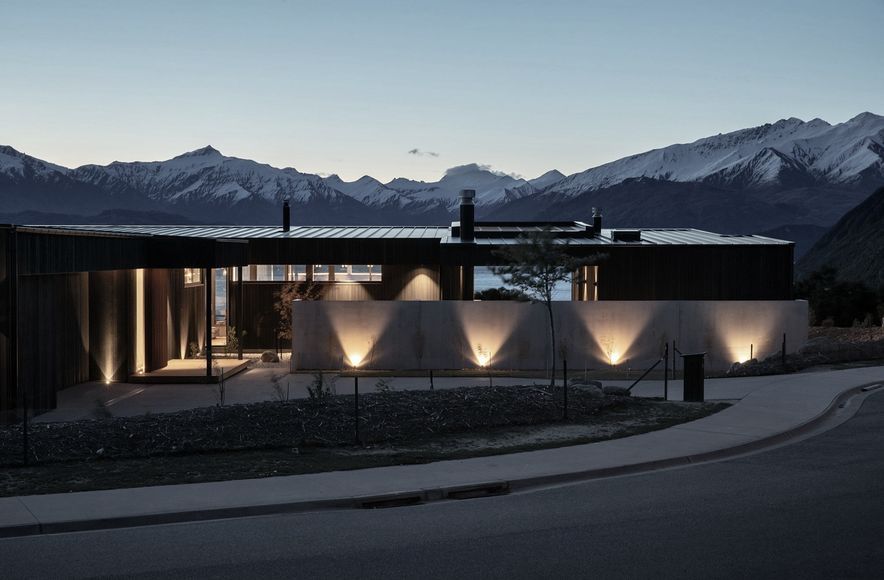 Lake and mountain views: Black Peak House
