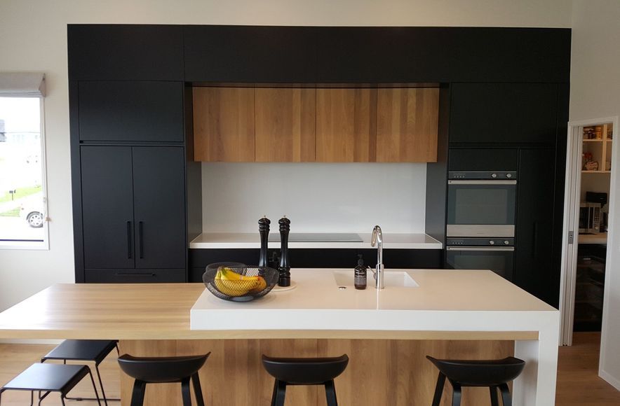 Bold and Minimal