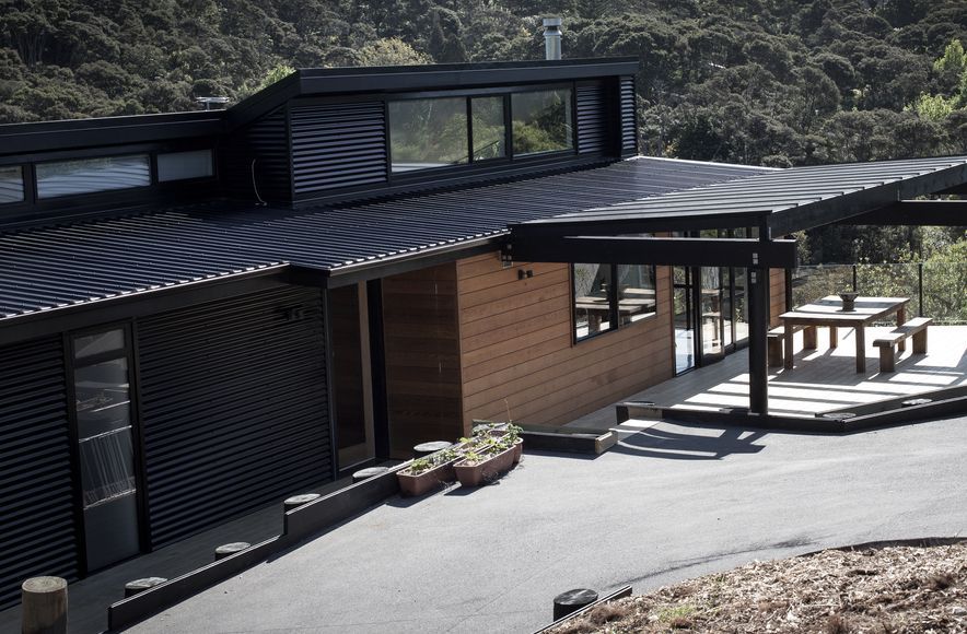 Building Boxes, Waitakere Home