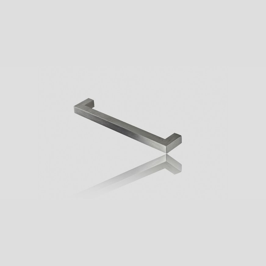 Kitchen Cabinet Handle: 2004
