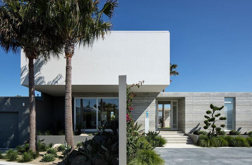 Cantilever House