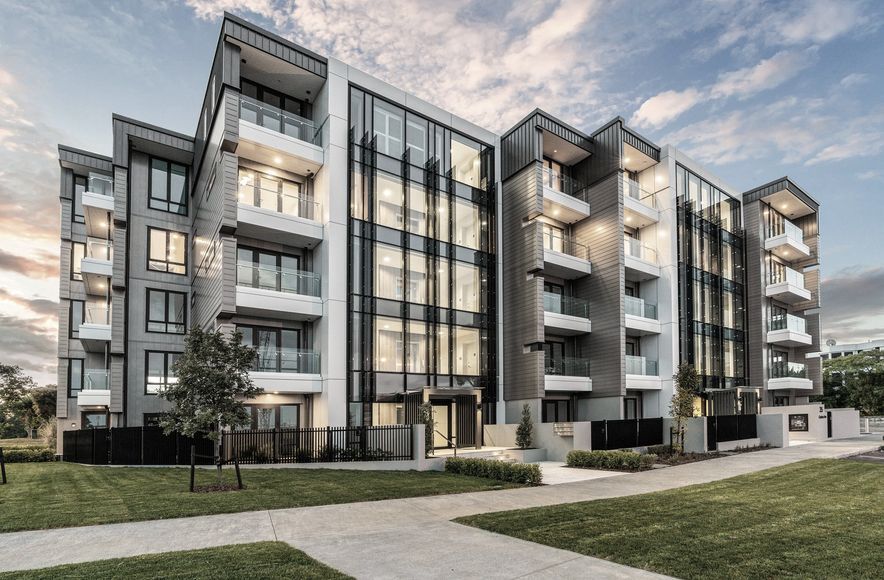 Coates Ave Apartment
