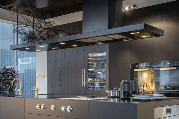 Custom Made Rangehood by Qasair