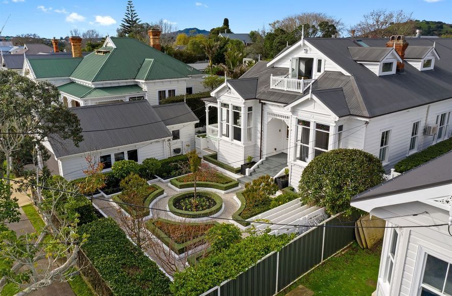 Devonport Villa