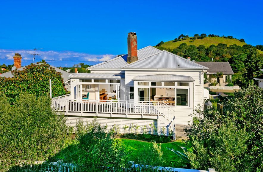 Devonport Character Villa