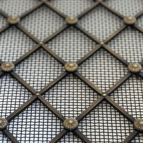 Oxford Diamond Grille With Alternate Floral Rosettes