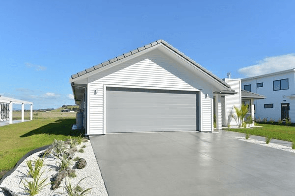 Dominator Milano Garage Doors