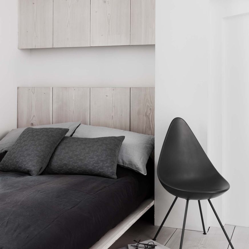 Drop Chair by Fritz Hansen