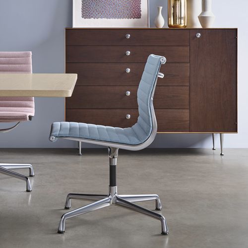 Eames Aluminium Group Side Chair by Herman Miller