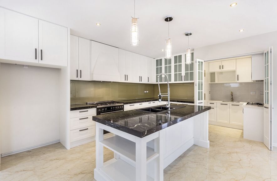 Epsom IV Kitchen