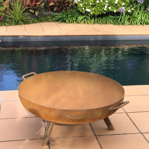Fire Bowl Pit 900 with Legs