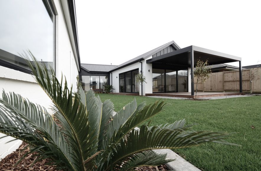 Splayed Pavilion - Flagstaff, Hamilton