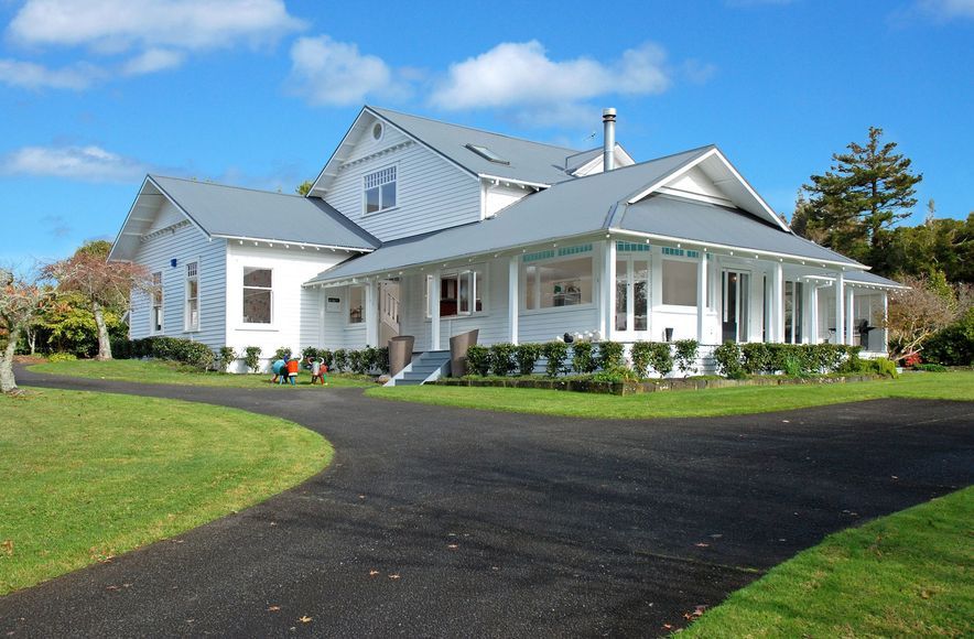 Grand Country Dame - Coatesville