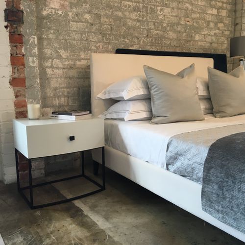 Harris Bedside