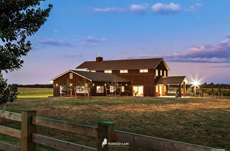 Waiau Pa Harrison Lane Show barn