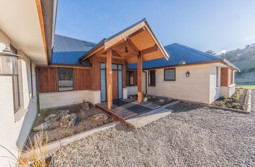 Kakanuis House
