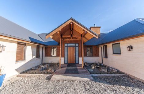 Kakanuis House