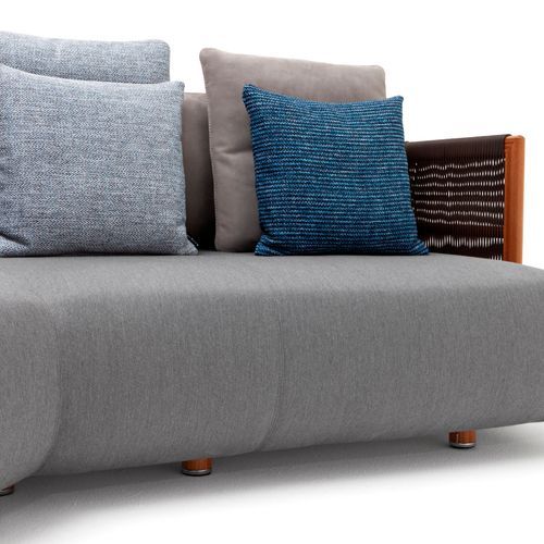 Levante Sofa by Exteta