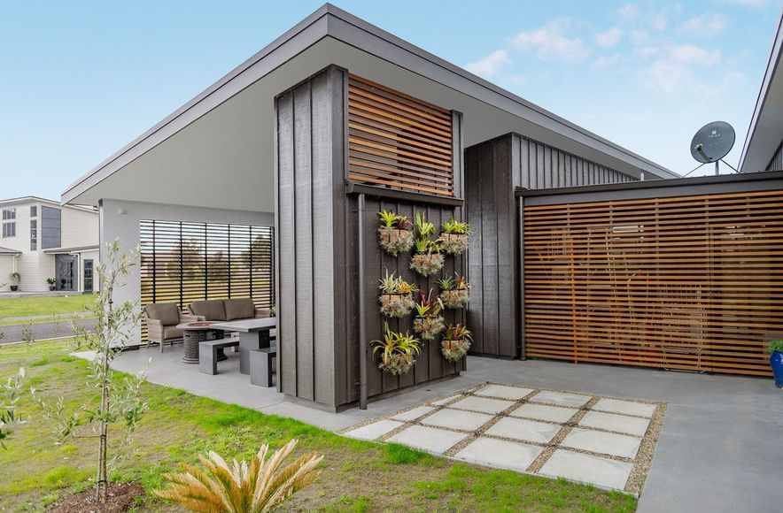 Lowes House - Matarangi Beach