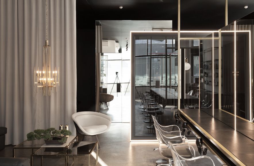 M11 Newmarket Salon