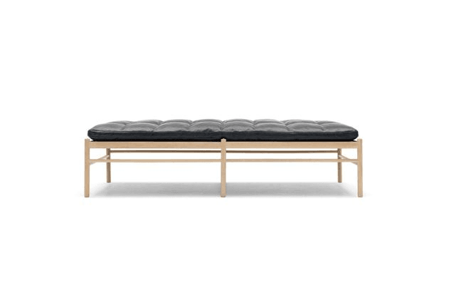 OW150 Daybed by Carl Hansen + Son