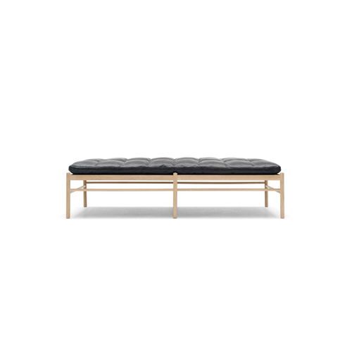 OW150 Daybed by Carl Hansen + Son
