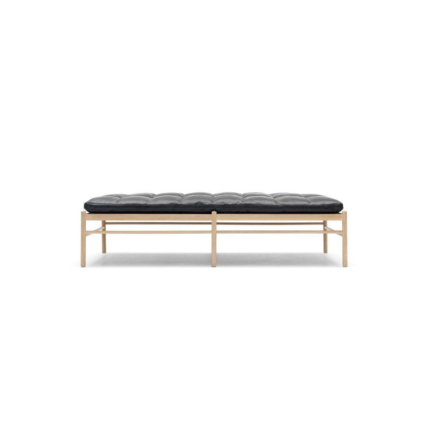 OW150 Daybed by Carl Hansen + Son